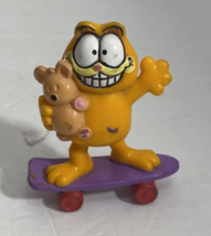 United toys Garfield on Skateboard Figure  pvc 1981 2&quot; - £5.94 GBP