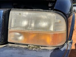 Driver Headlight GMC Canada Only Fits 98-05 BLAZER S10/JIMMY S15 104846722 - $74.25