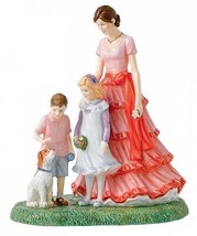 Royal Doulton FAMILY OUTING Figurine HN5789 Mom-Boy-Girl-Puppy Limited 2015 New - $198.90