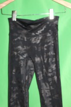 Spanx Black Camouflage Glossy Leggings Pants Size Women&#39;s XS - £31.84 GBP