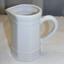 Vintage Pflatzgraff Pottery Heritage 10 Ounce Creamer USA 8-d - $368.72 MXN