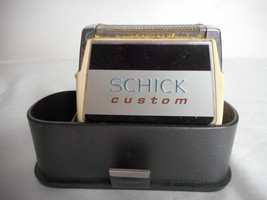 Vintage Schick Custom Comfort Control Electric Razor in case - $156.24 MXN