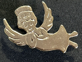 Vintage Gold Tone Angel Pin - £6.84 GBP