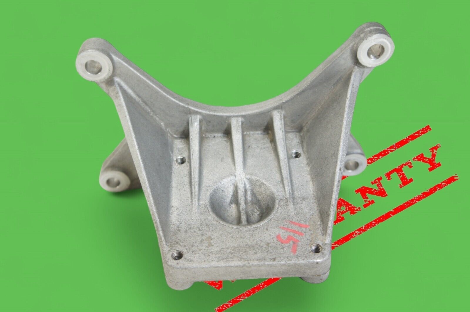 14-2017 Maserati Ghibli Transmission Crossmember Bracket Support 670001542 - $68.00