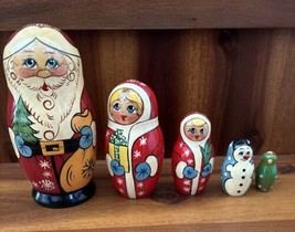 Matryoshka Russian 5 Piece Wood Nesting Dolls Santa Snowman Tree Christmas - £37.89 GBP
