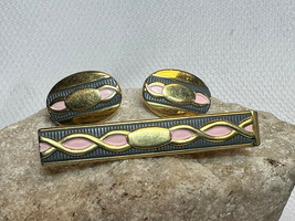 Vtg Anson MCM Cufflinks &amp; Tie Clasp Set Gold Pink Blue Oval Pattern Mens... - $34.95