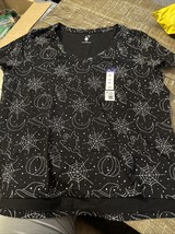 Woman&#39;s  Black &amp; White Halloween V-neck Top XLARG New Webs, Hats, Ghost,... - $11.76