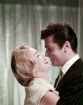 Tony Curtis, Janet Leigh 11x14 Photo about to kiss - £11.79 GBP