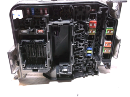 11-12-13  HYUNDAI  ELANTRA US BUILT / ENGINE BAY/  FUSE/RELAY/BOX image 2