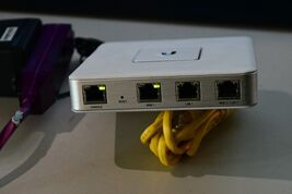 Ubiquiti Networks UniFi Security Gateway 1000Mbps Gigabit (USG) With Cables - €37,86 EUR