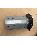 09-19 NISSAN 370Z REAR CHASIS BAR BRACE BRACKET RETAINER LEFT DRIVER SIDE - $29.69