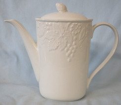 Mikasa White English Countryside Oval Coffeepot 3 Cup Size - £39.57 GBP