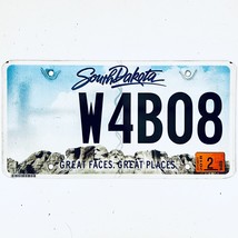 2018 United States South Dakota Great Faces Passenger License Plate W4B08 - $263.65 MXN