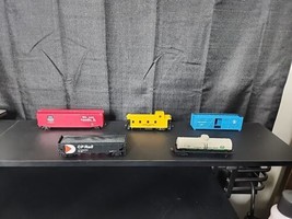 Vintage 1980s HO Scale Bachmann Lot Of 5 Union Pacific 207 Caboose Car FOR PARTS - £23.58 GBP