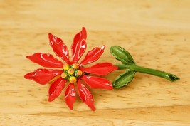 Vintage Costume Jewelry Christmas Red Enamel Poinsettia Flower Metal Brooch Pin - £15.81 GBP