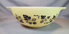 Pyrex Gooseberry 444 Cinderella Bowl 1957-1966 Made in USA 4qt Yellow Bl... - £19.74 GBP