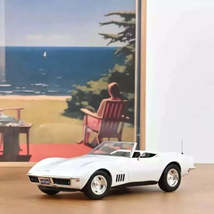 1/18 1969 Chevrolet Corvette Convertible White - $79.95