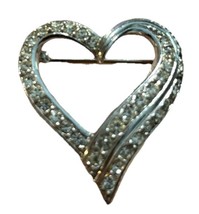 Vintage Silver Tone Open Heart Brooch With Rhinestones 1” - $177.78 MXN
