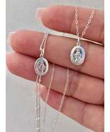 Dainty Miraculous Medal Necklace in Silver - €62,25 EUR+