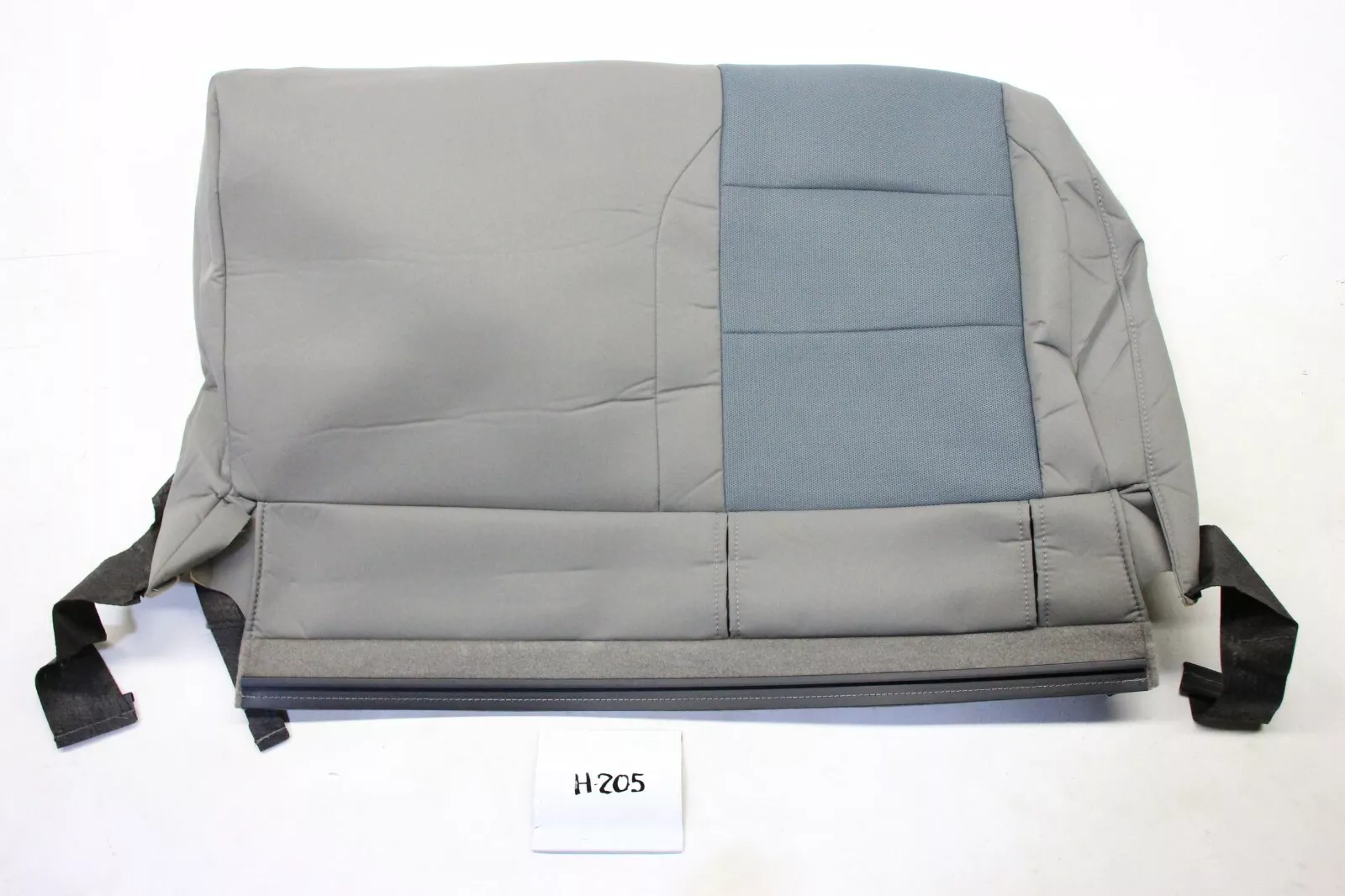 New OEM Nissan Rear Seat Cover Cloth Gray 2004-2007 Titan King Cab 88320-ZJ03A - £51.80 GBP