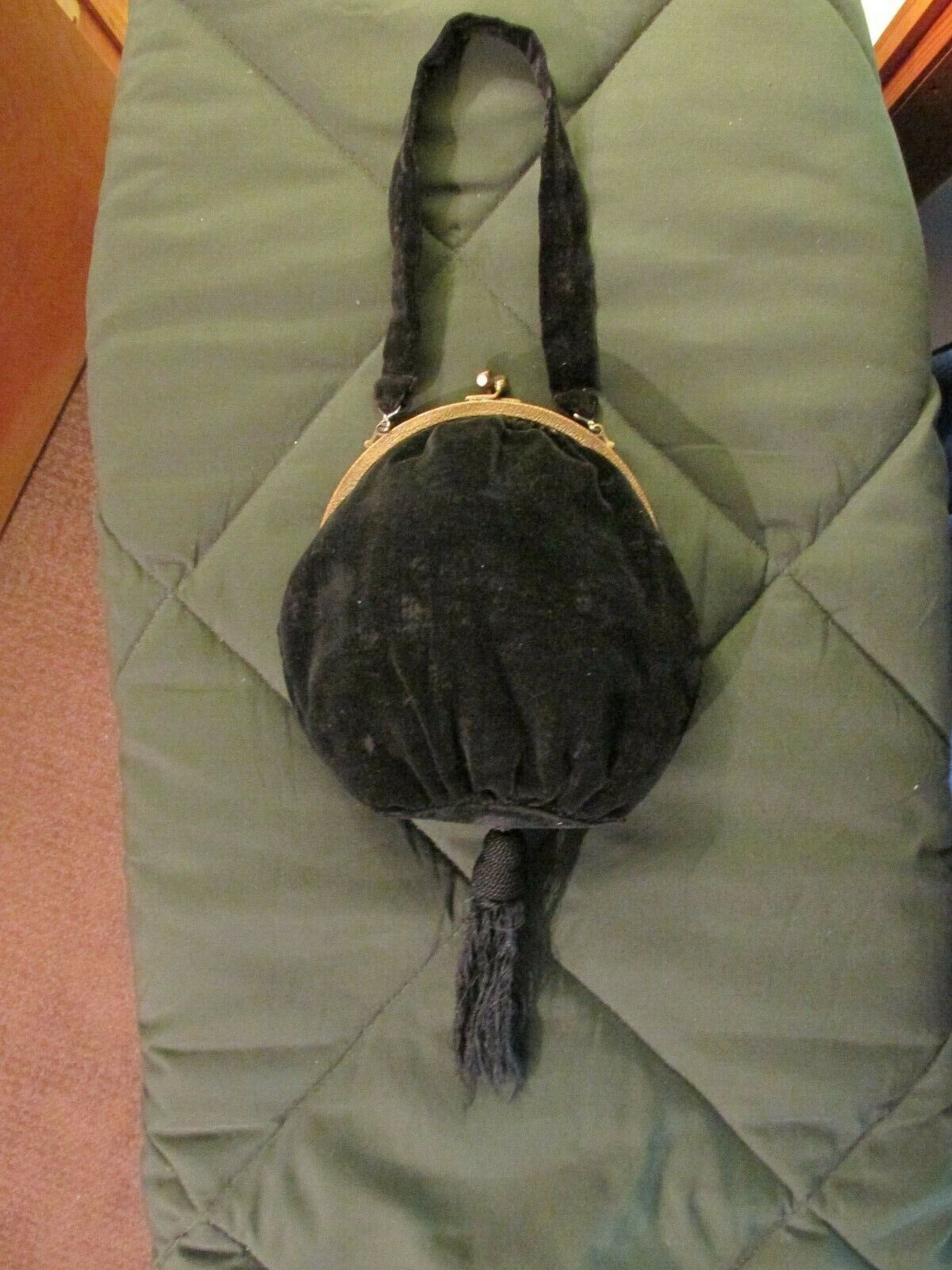 Primary image for Antique Vintage Black Velvet Mourning Bag Kiss Lock Lined Inside Change Purse