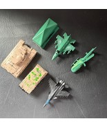 Army Military Diecast Plastic Toy Vehicles Tanks Helicopter Lot Of 6 Pieces - $25.96 CAD