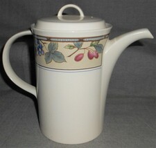 Mikasa Intaglio Garden Harvest Pattern Five Cup Coffee Pot w/LID - £38.93 GBP