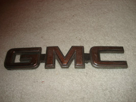 GMC truck Silver Large Emblem plastic - $14.84