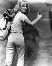 Judy Geeson hitch hiking 1960&#39;s pose 11x14 Photo - £11.98 GBP