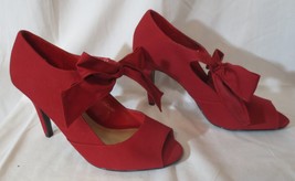 Ann Marino Dress Pump Red fabric with bow Shoes NWOT Size 9 - £31.45 GBP