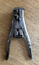 Vintage Ideal Industries E-Z Wire Stripper Pat.1730980 Sycamore,ILL. Mad... - £7.47 GBP