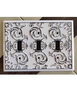 LHMC Ornate Scrolled Ivory Coated Metal Triple Light Switch Plate Cover ... - $368.73 MXN