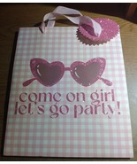 Pink &#39;&quot;come on girl let&#39;s go party!&quot; with heart horn rim glasses Gift Pa... - $33.31 MXN