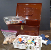 VTG Wilson Mfg RUST LG Basket Weave Plastic Sewing Box w/ VTG Threads &amp; ... - $26.18