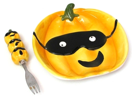Small Ceramic Pumpkin Plate with Fork 6.5inx6.75in novelty Halloween fall, kids - £11.95 GBP