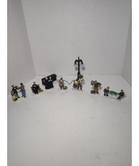 Lot of 9 Christmas Village Accessories - People and Battery Operated Lam... - €14,46 EUR