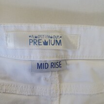 Almost Famous Premium Mid-Rise Women's White Frayed Denim Skirt Size 11 Waist 31 image 4