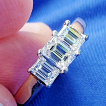 Earth mined Diamond Emerald cut Deco Engagement Ring Vintage 3 stone Solitaire - $100,609.76 MXN
