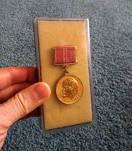 Lenin 100% Original Soviet Russian Medal Ussr In Box &quot;ЗА ВОИНСКУЮ ДОБЛЕСТЬ&quot; - £15.67 GBP