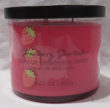 Kirkland&#39;s 14.25 oz Large 3-Wick Candle up to 40 hrs STRAWBERRY SHORTCAKE - £21.69 GBP