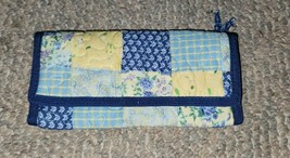 Donna  Sharp Quilted Patchwork Wallet Cute Blues Colors - $186.21 MXN