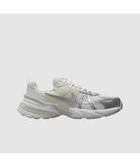 Nike Women V2K Run - Metallic Silver/White (FD0736-104) - £118.49 GBP