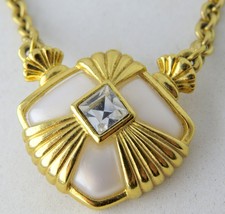 Avon Gold Tone Pendant Necklace With 8&quot; Chain Vintage - £10.50 GBP