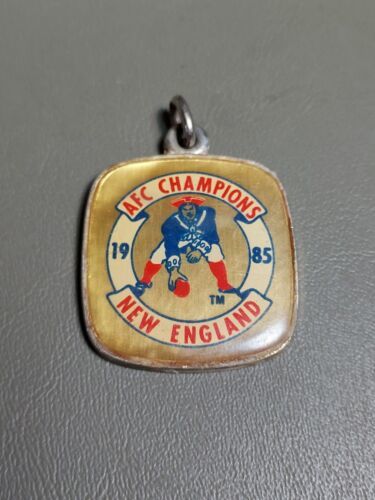 NEW ENGLAND PATRIOTS Vintage 1985 AFC CHAMPIONS NFL Key Ring Keychain - $8.59