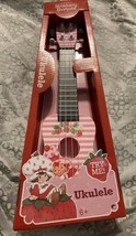 New Strawberry Shortcake 16” Ukulele Ages 3 &amp; Up - $257.11 MXN