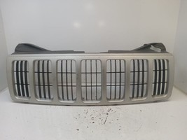 Grille Laredo Painted Fits 05-07 Grand Cherokee 741127 - £74.38 GBP