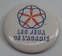 Les Jeux De L&#39;Acadie French Francais 1.75&quot; Vintage Pinback Pin Button - £2.34 GBP