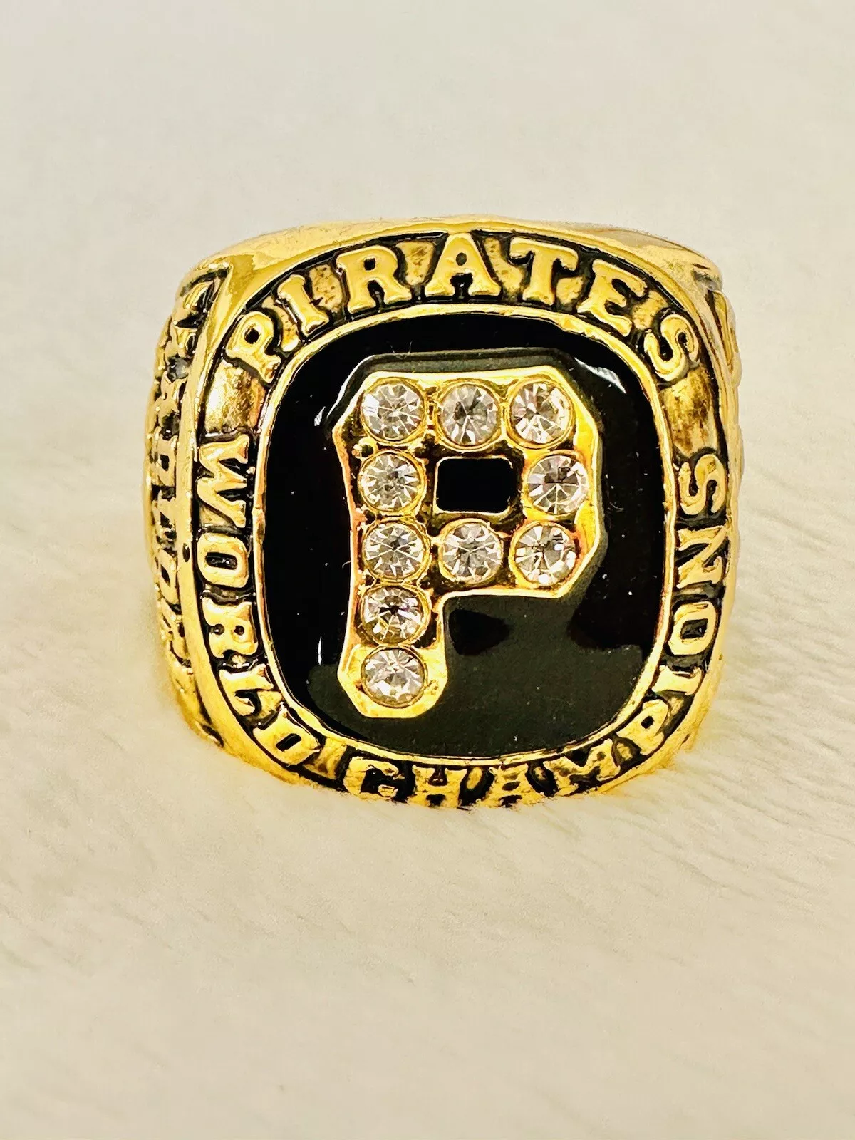 Pittsburgh Pirates Championship Ring... Fast shipped from USA - $522.16 MXN