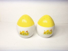 AVON  WHITE - YELLOW BUTTERCUP  SALT &amp; PEPPER SHAKERS VINTAGE UNUSED - £14.76 GBP