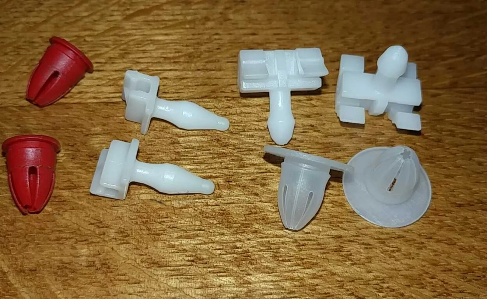 Mercedes W140 Rear fender clips (8pcs) - $60.73 CAD